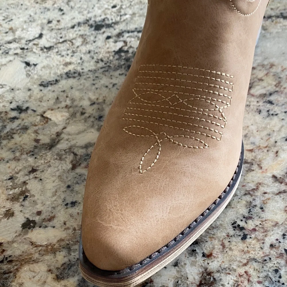 Gaucho Tan Heeled Western Boots - Picture 3 of 6